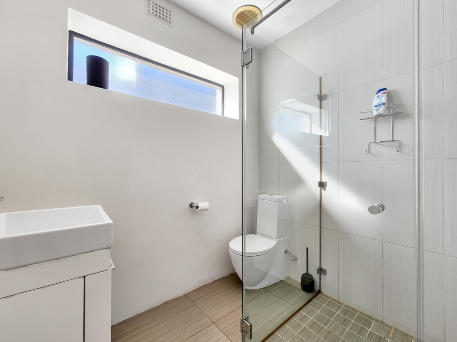 To Let 2 Bedroom Property for Rent in Green Point Western Cape